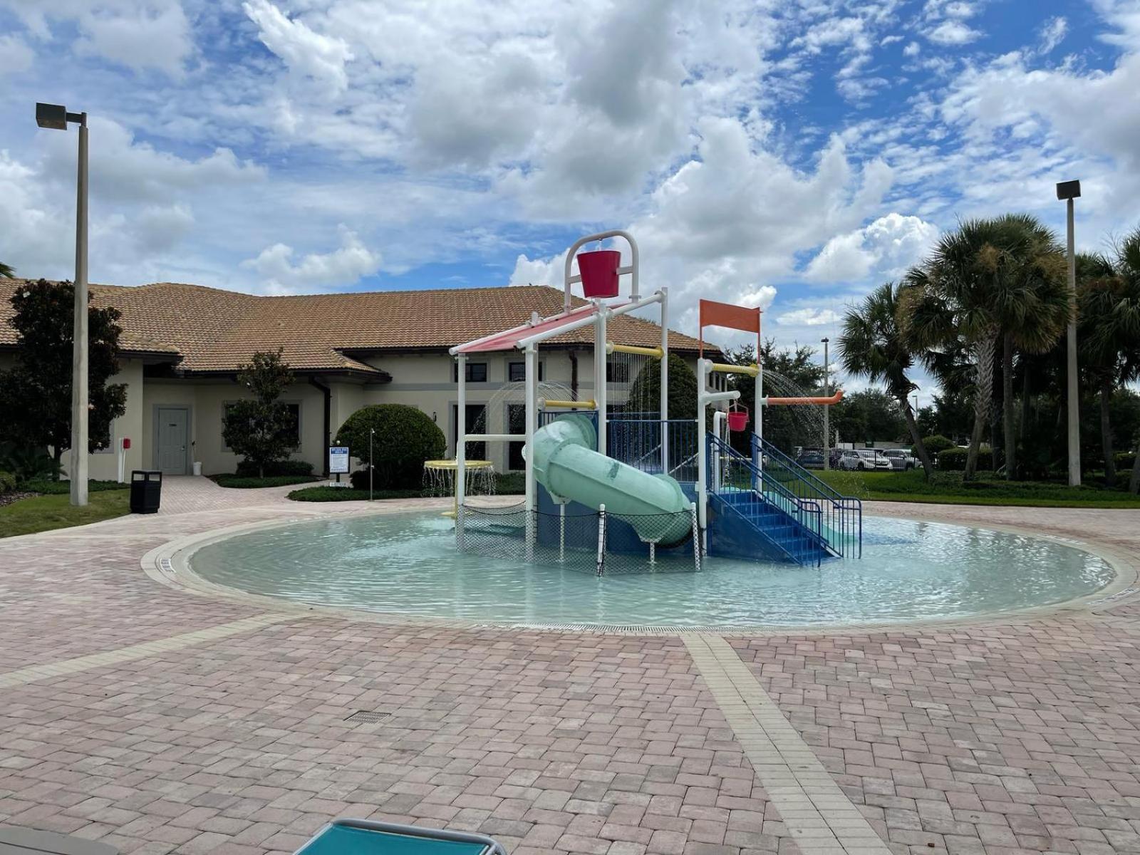 Hotel House Resort Davenport Exterior photo